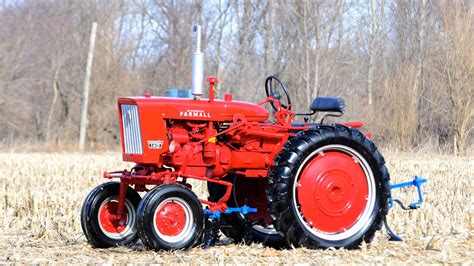 The Farmall 140 was similar to the 130, but with a 12-volt electrical system in lieu of six volts. . Farmall 140 high crop for sale used